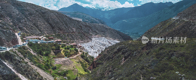 Salinas de Maras的梯田盐矿